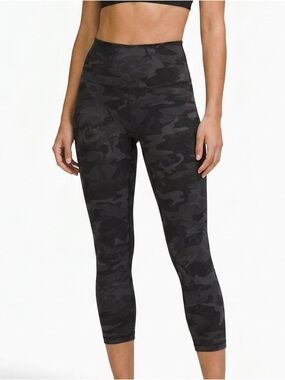 Lululemon Black & Gray Camo Align Crop Legging Size 6